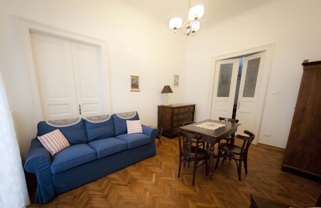 Domus Liberta - Boutique Rooms Trieste Bagian luar foto
